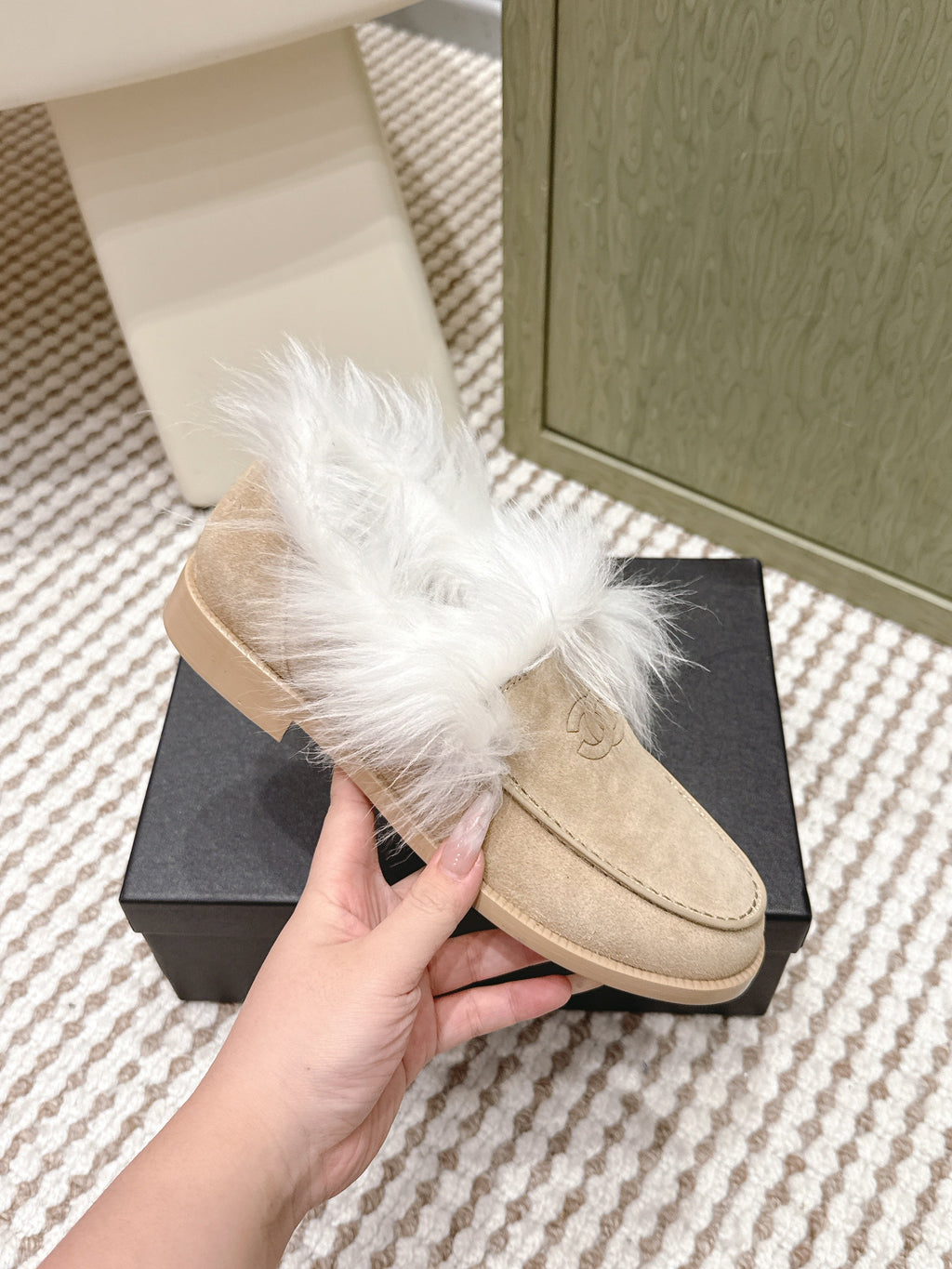 CHANEL 25S LOAFERS MOASIN IN BEIGE SUEDE WITH WHITE MINK FUR LINING