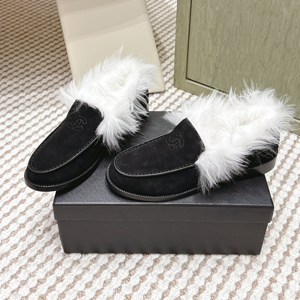 CHANEL 25S LOAFERS MOASIN IN BLACK SUEDE WITH WHITE MINK FUR LINING