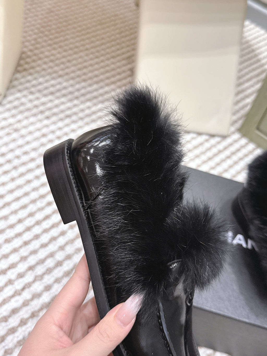 CHANEL 25S LOAFERS MOASIN IN BLACK GLOSSY CALFSKIN WITH MINK FUR LINING