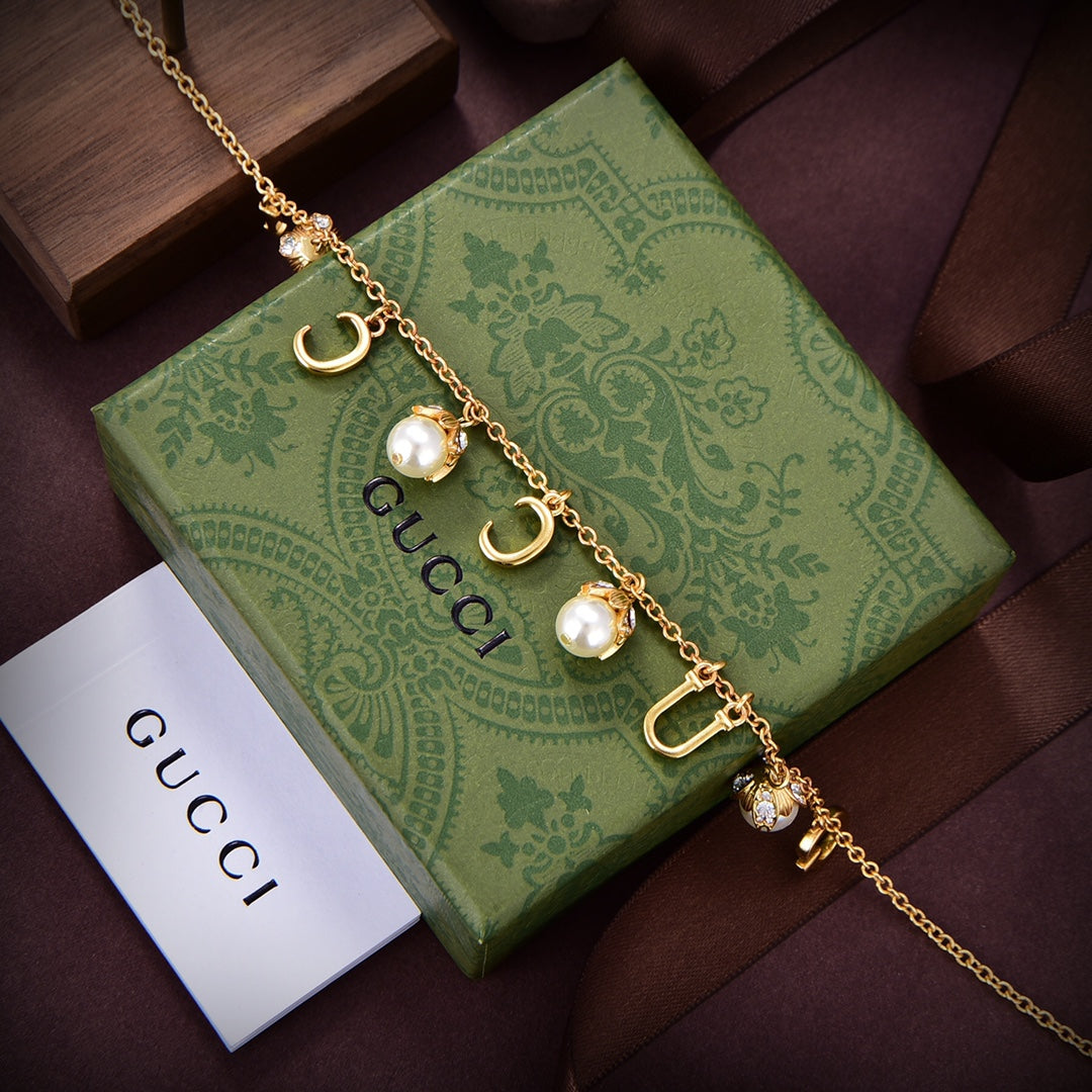 18K Double Gucci Logo Plaque Embellished Pearl Necklace