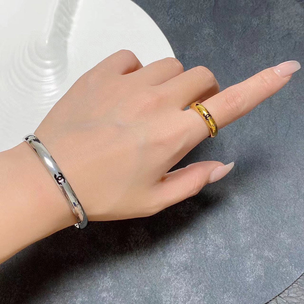 18K  Chanel Coco Ring