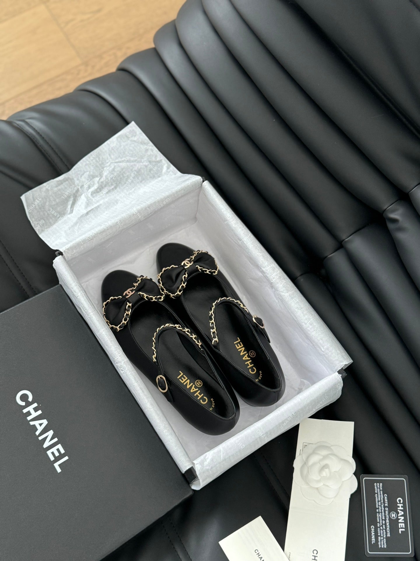 CHANEL BALLET FLATS IN BLACK LAMBSKIN WITH GOLD HARDWARE