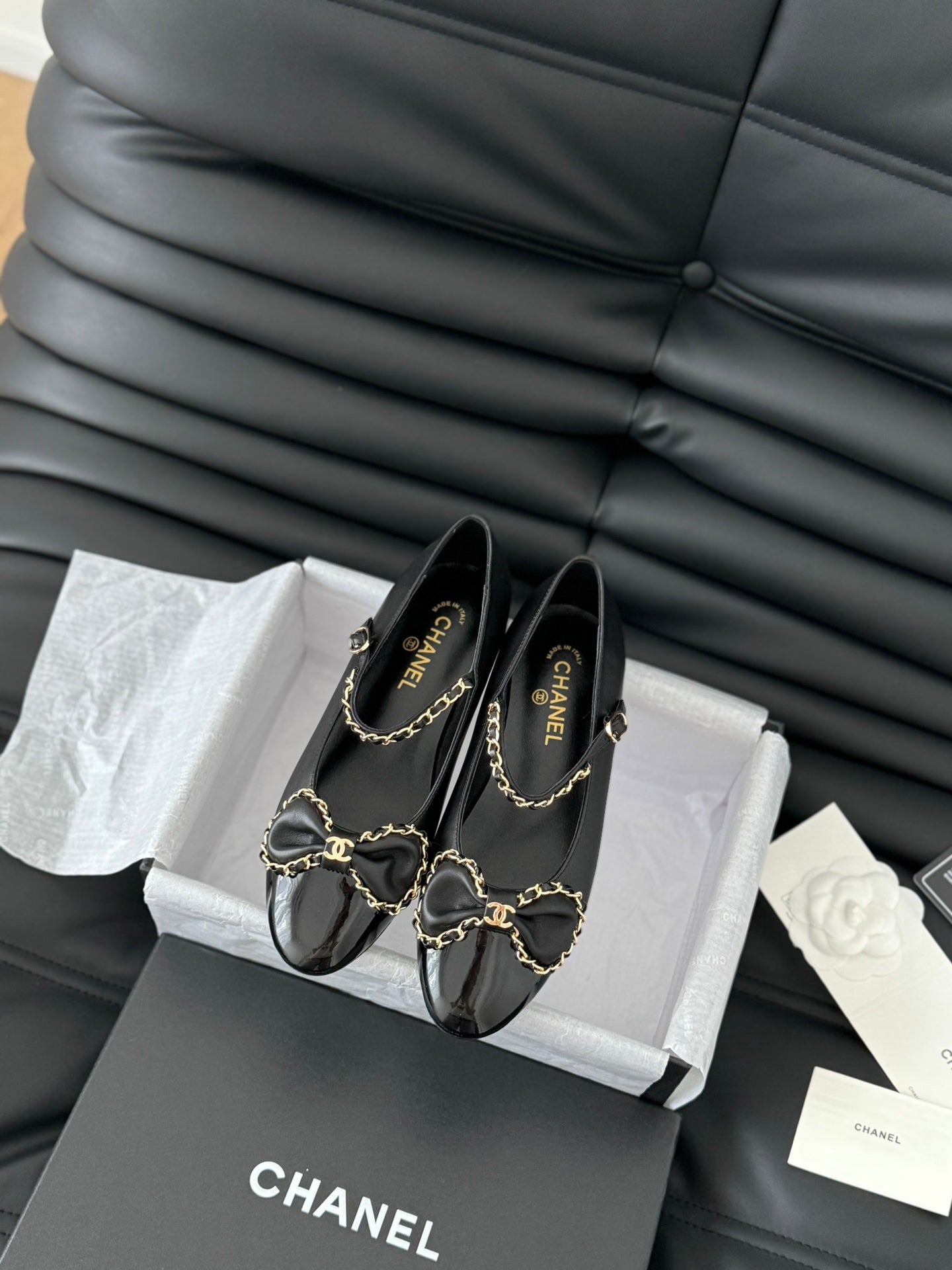 CHANEL BALLET FLATS IN BLACK LAMBSKIN WITH GOLD HARDWARE