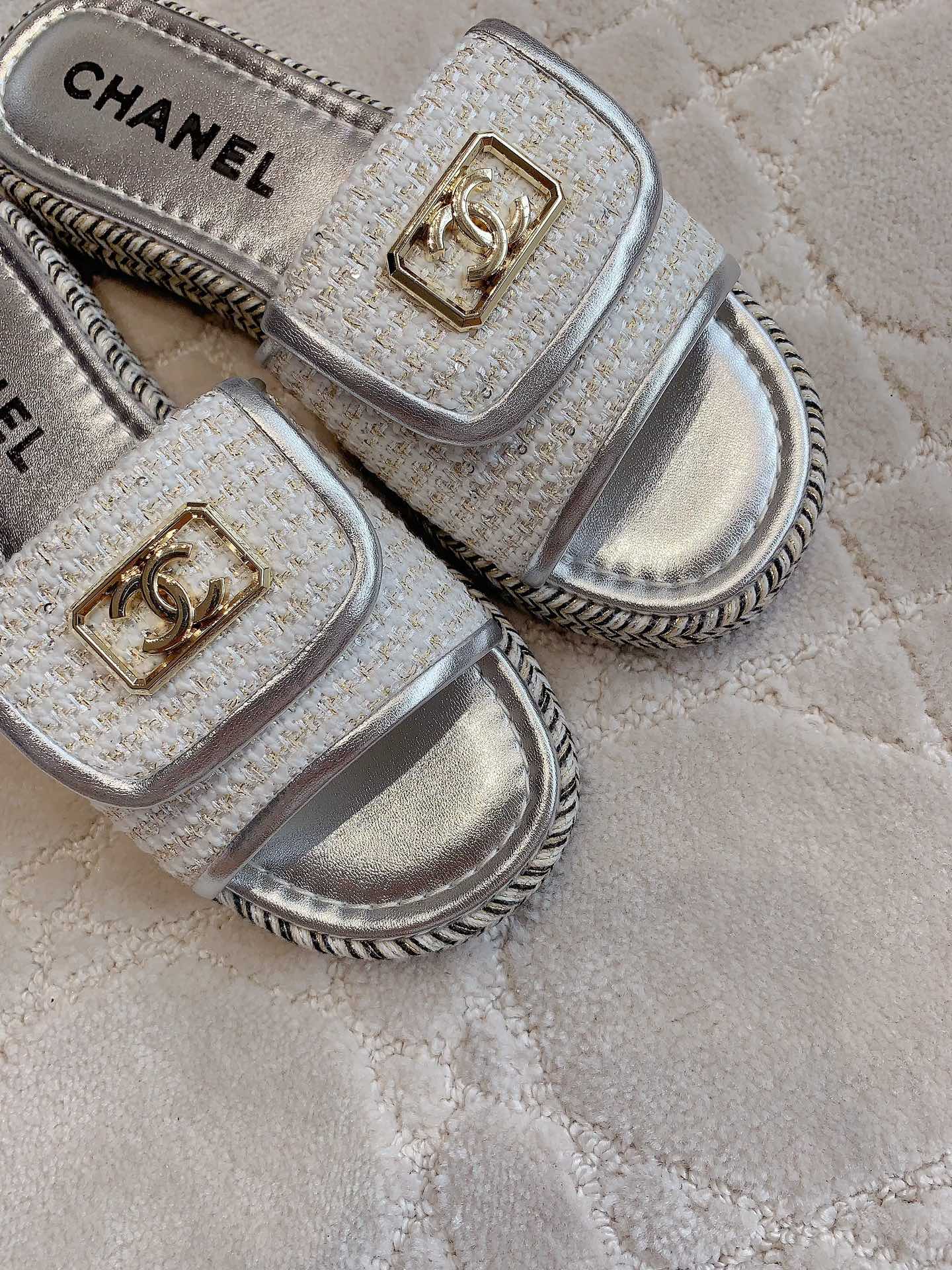 CHANEL PLATFORM SLIPPERS IN SILVER WOOL AND LAMBSKIN