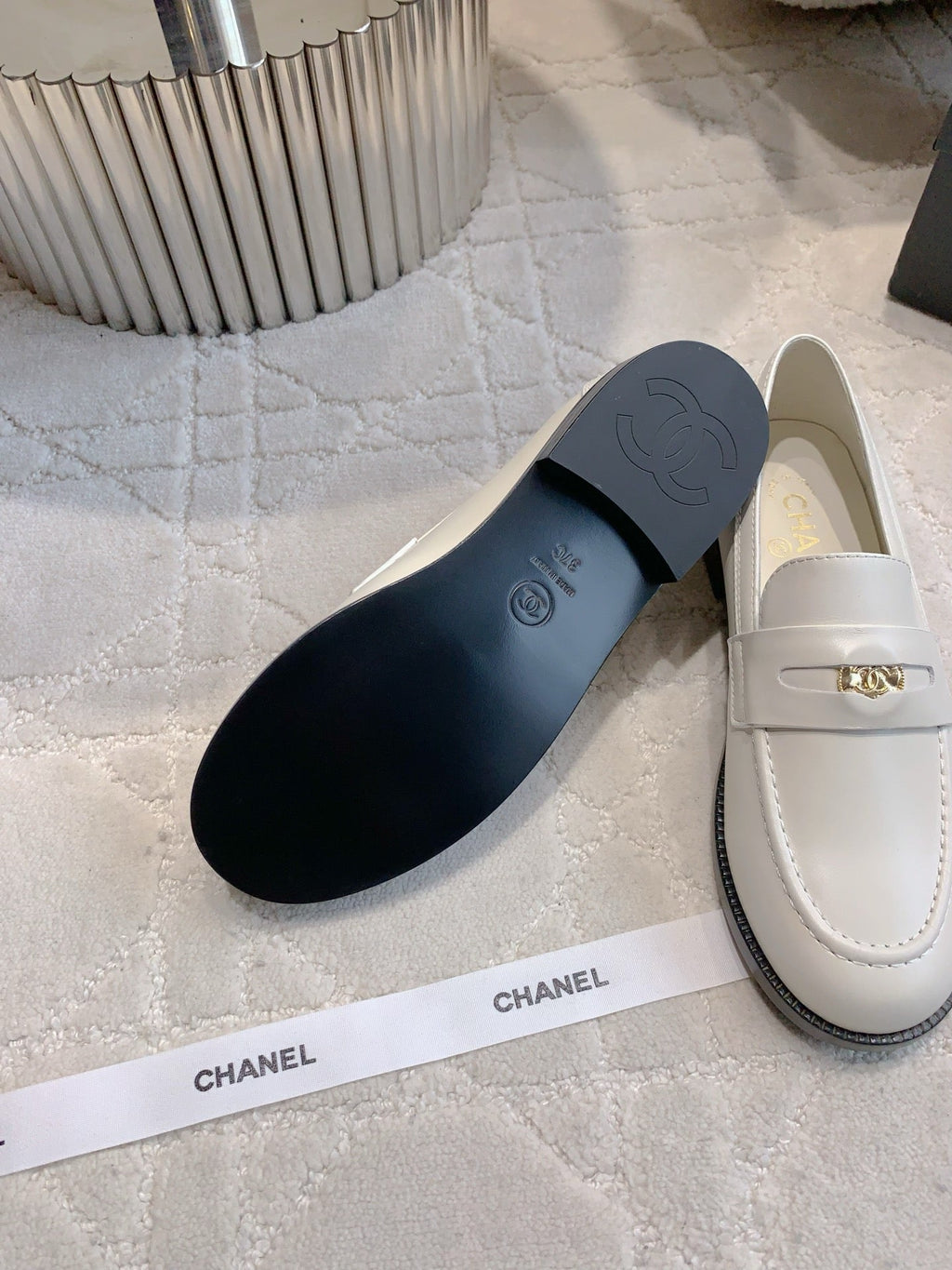 CHANEL 25S MOASINS IN WHITE CALFSKIN GOLD HARDWARE