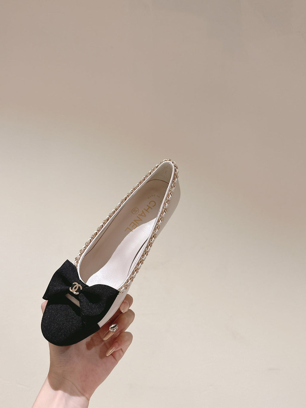 CHANEL HIGH HEELS WHITE CALFSKIN AND FABRIC