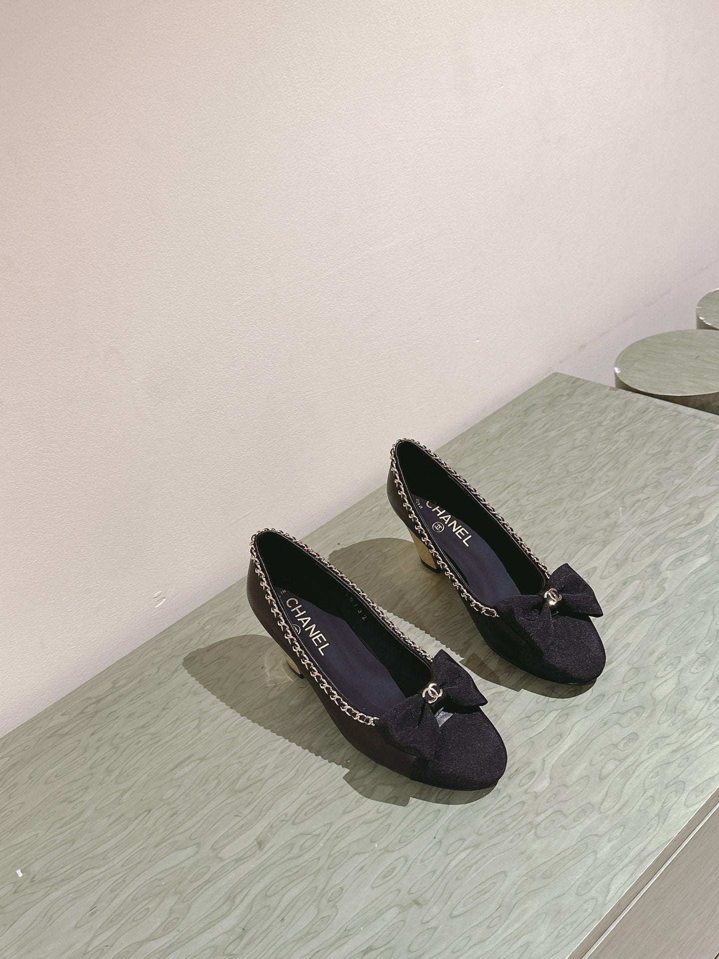 CHANEL HIGH HEELS BLACK CALFSKIN AND FABRIC