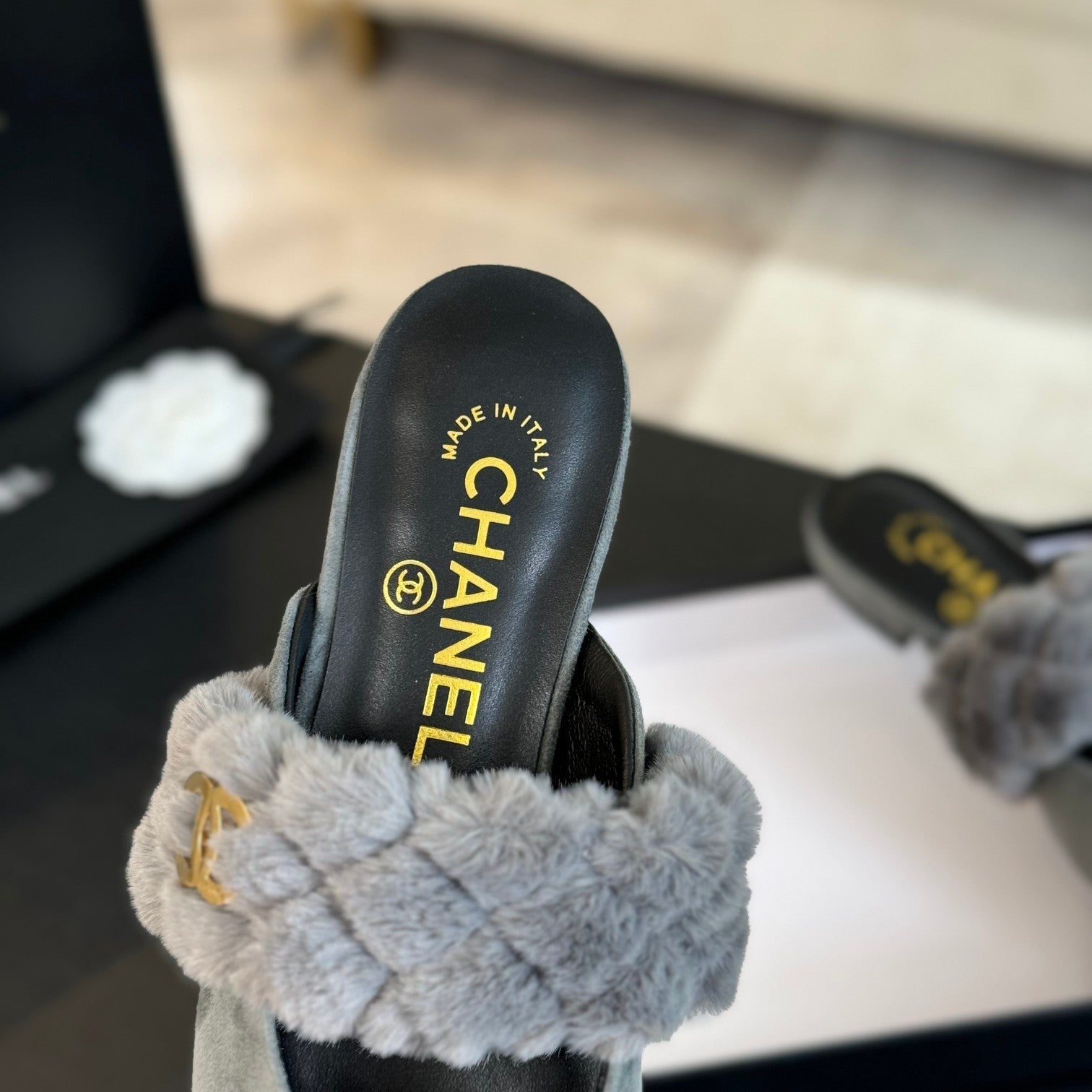CHANEL MULE IN ASH GREY SMOOTH FLEECE WITH GOLD HARDWARE