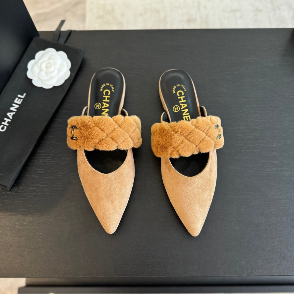 CHANEL MULE IN SEPIA BEIGE SMOOTH FLEECE WITH GOLD HARDWARE