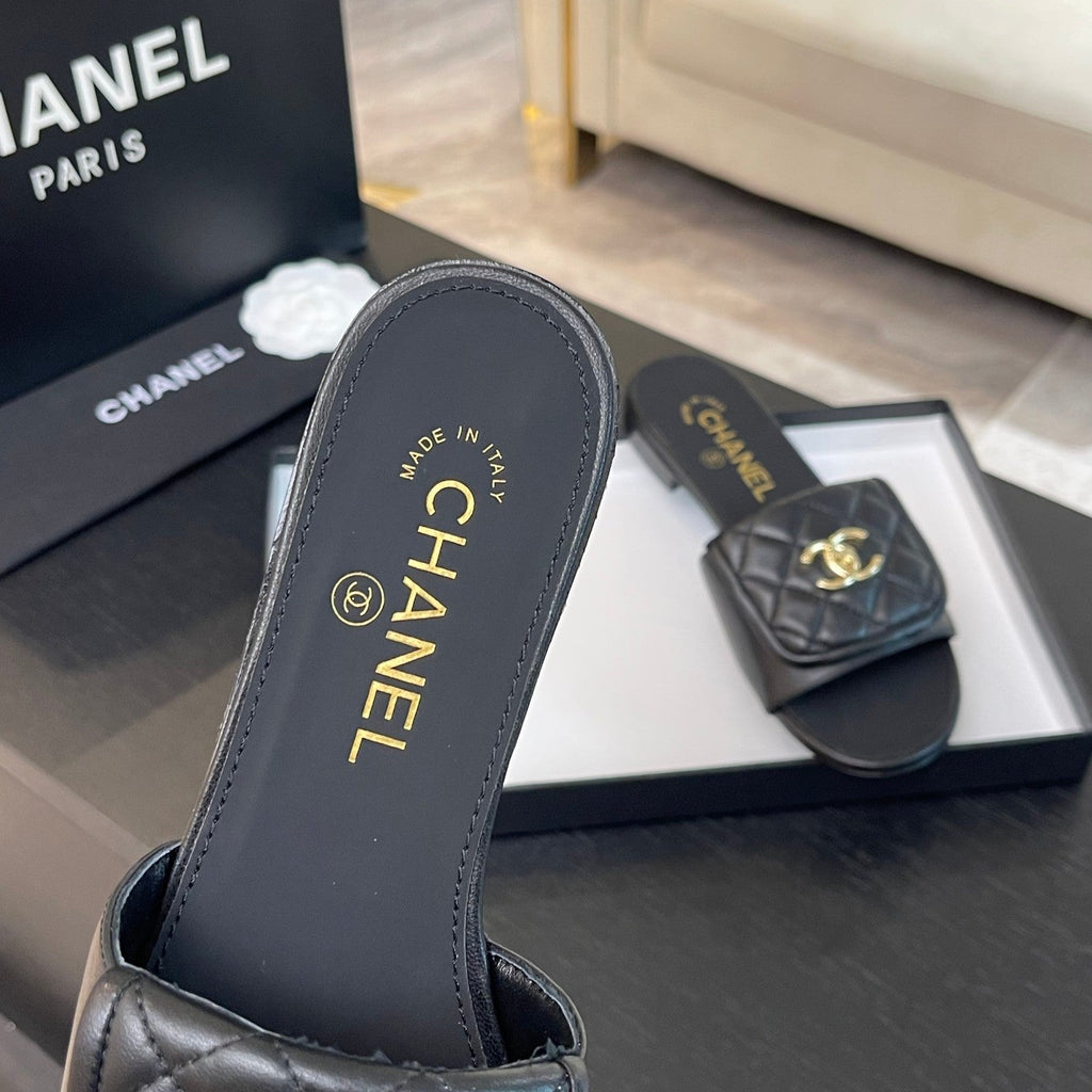 CHANEL FLAT MULE IN BLACK LAMBSKIN
