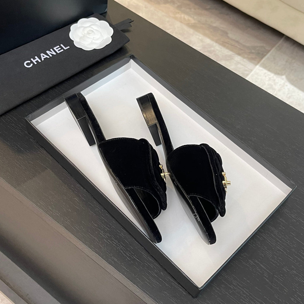 CHANEL FLAT MULE IN BLACK VELVET