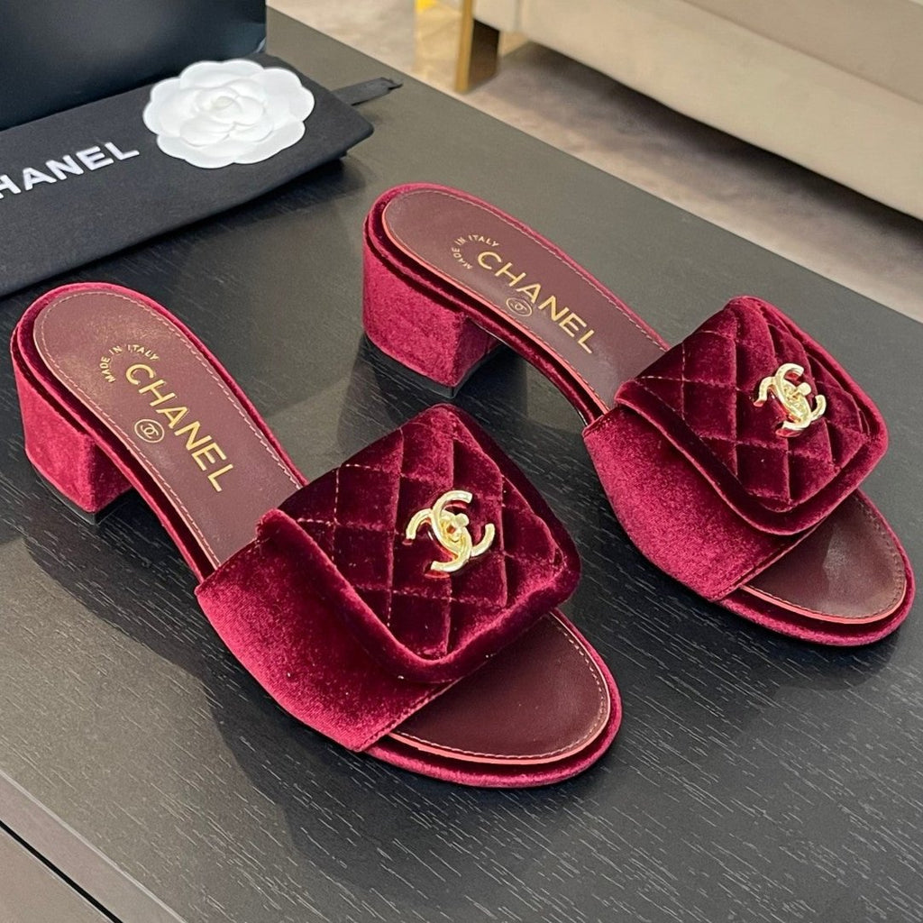CHANEL MID-HEEL 5 CM MULE IN BURGUNDY RED VELVET