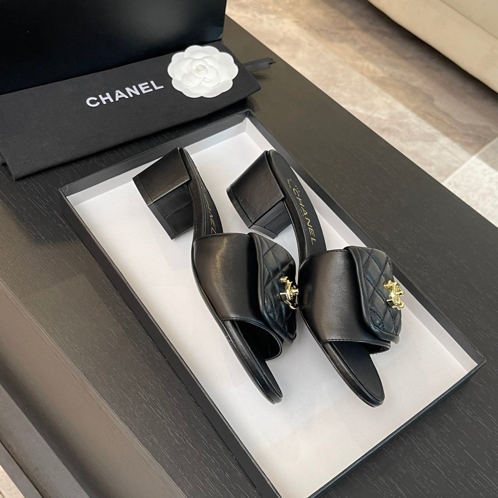 CHANEL MID-HEEL 5 CM MULE IN BLACK LAMBSKIN