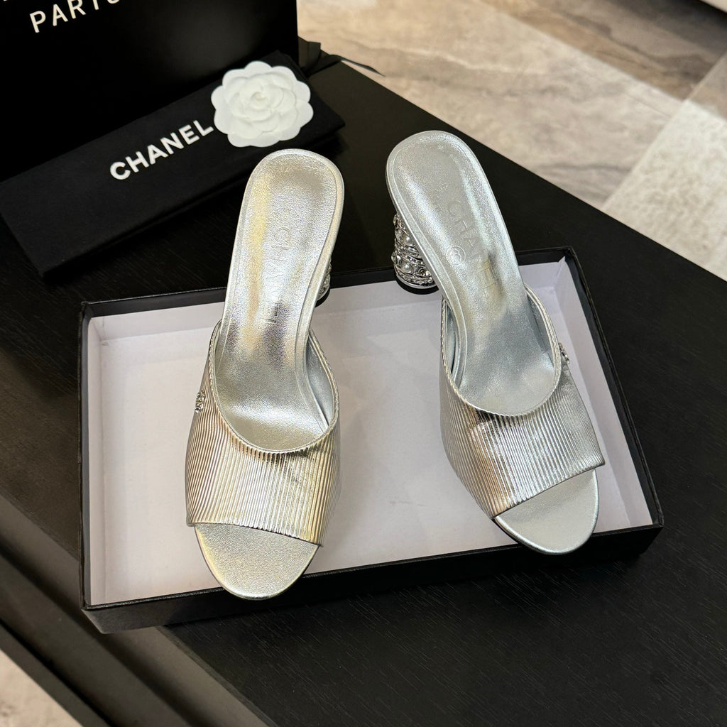 CHANEL T-STRAP PEARL HEEL 85 MM SANDALS IN SILVER LAMBSKIN MULE