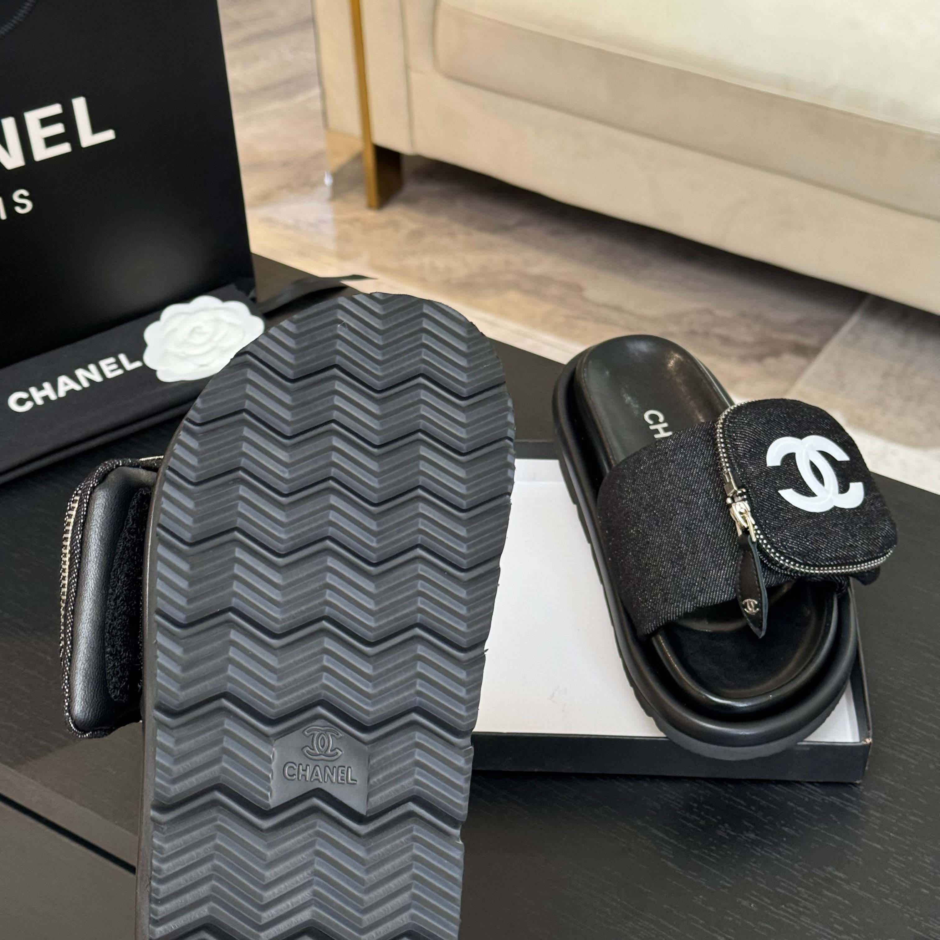 CHANEL SLIDE IN BLACK DENIM FABRIC 45 MM