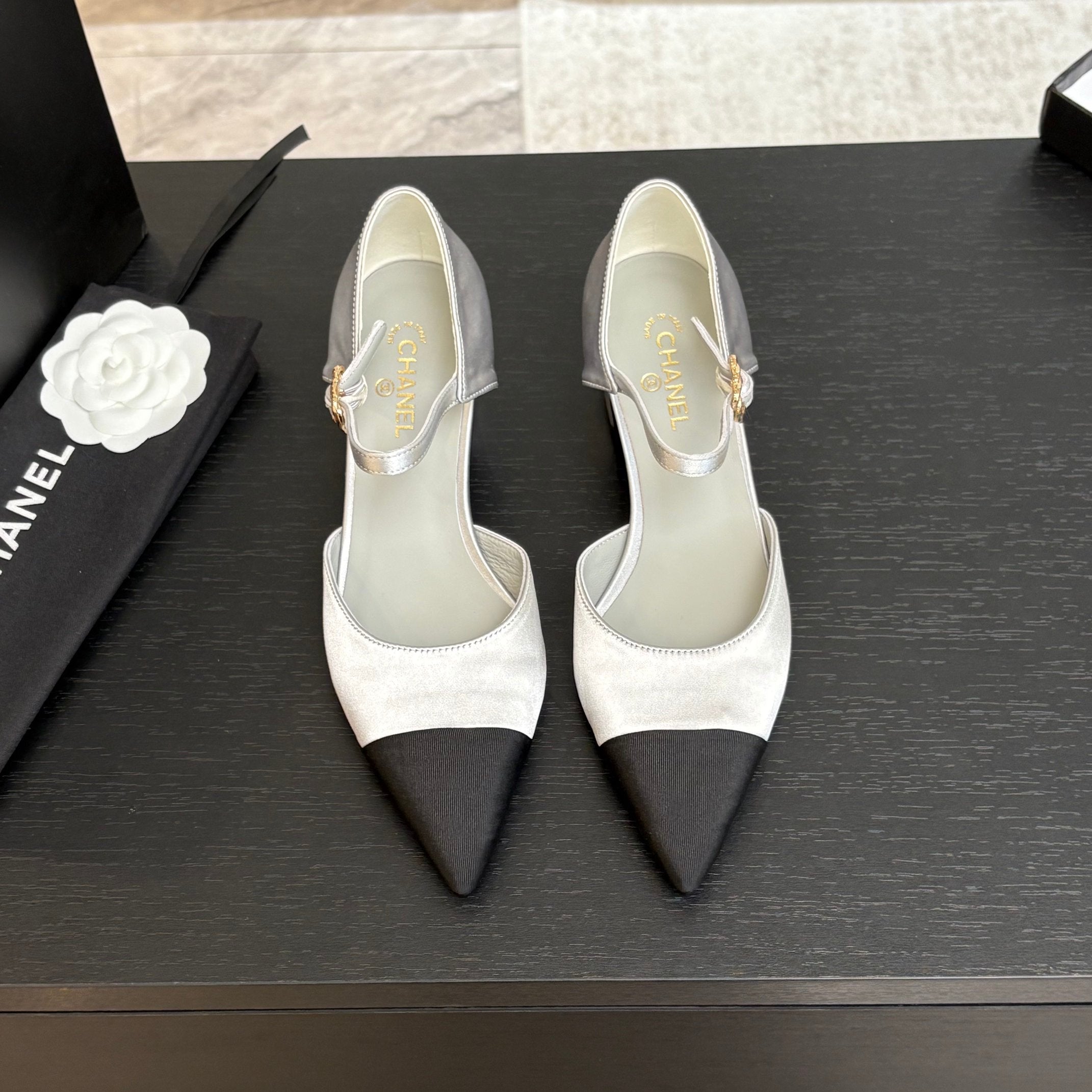 CHANEL BLOCK HEEL SLINGBACKS IN SILVER MIX BLACK SILK FABRIC