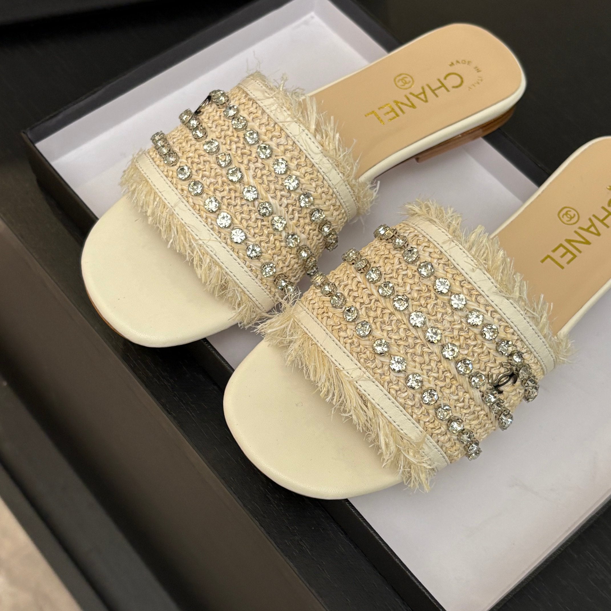 CHANEL FLAT SANDALS BEIGE AND WHITE WITH CRYSTALS
