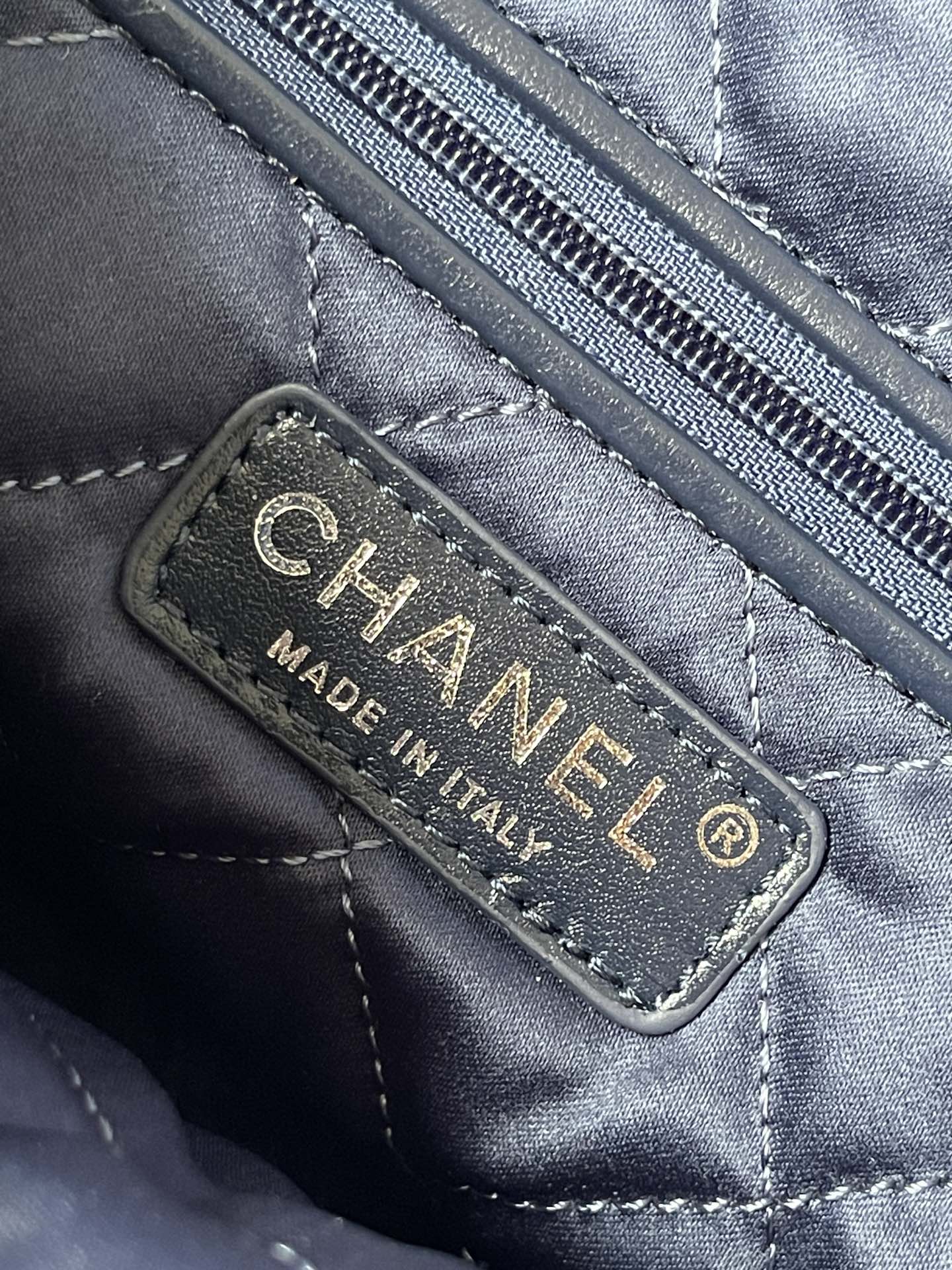 CHANEL MEDIUM 37 CROSSBODY BAG IN BLUE DENIM WITH CHAIN