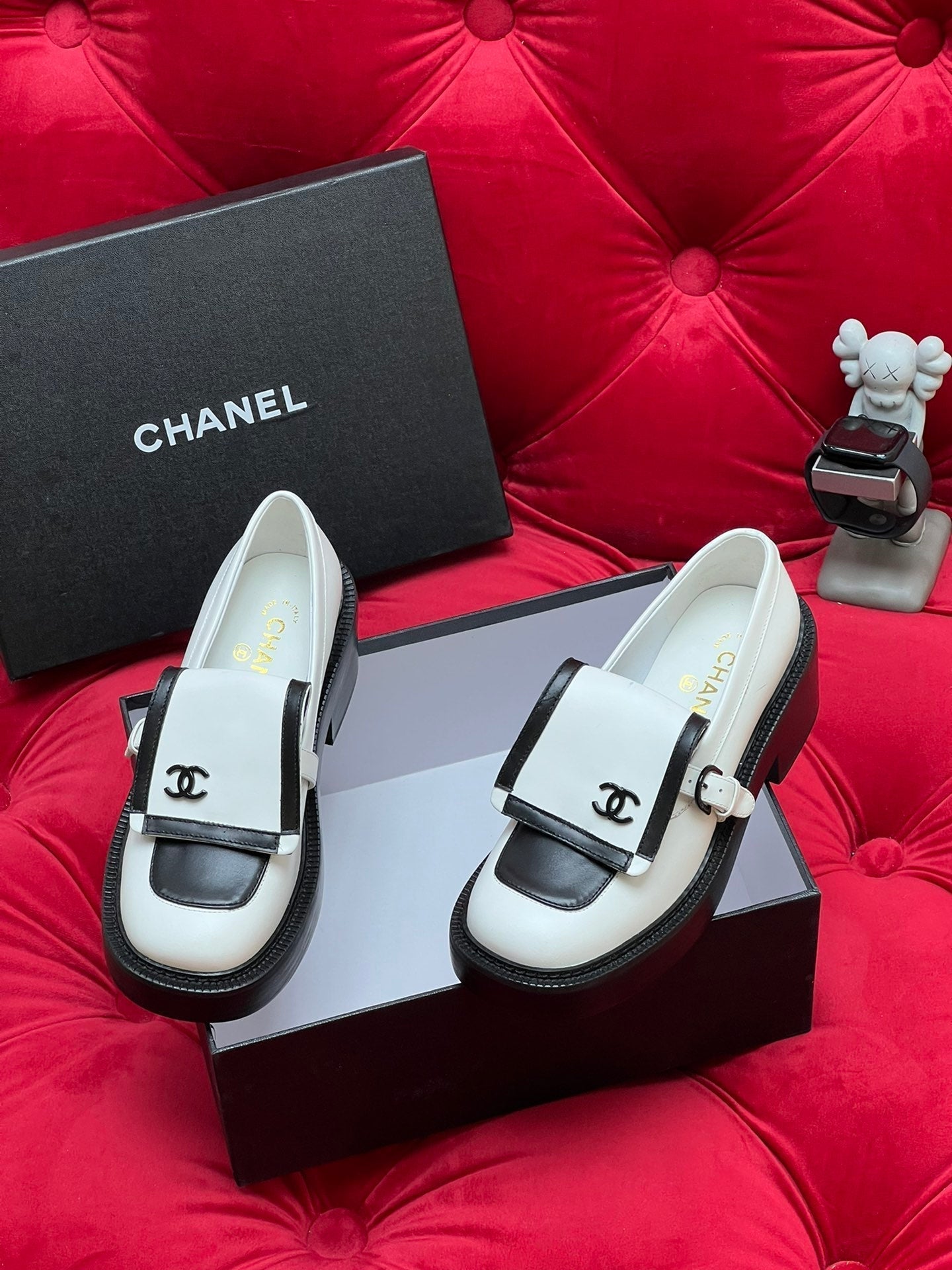 CHANEL MOASIN LOAFER IN WHITE MIX BLACK LAMBSKIN