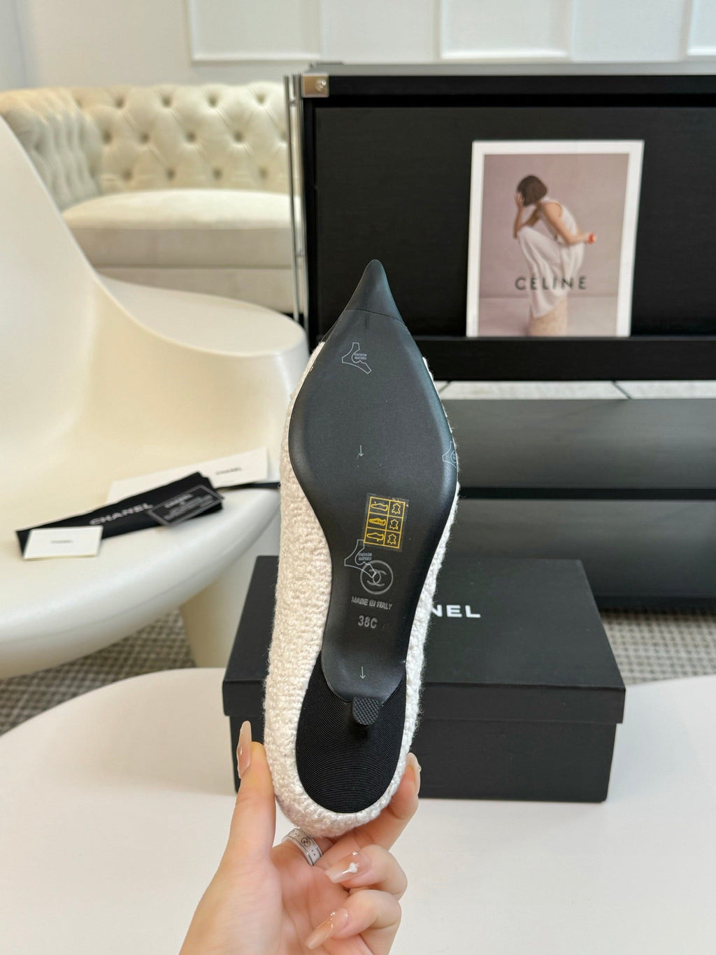 CHANEL MARY JANE IN WHITE TWEED AND BLACK SATIN