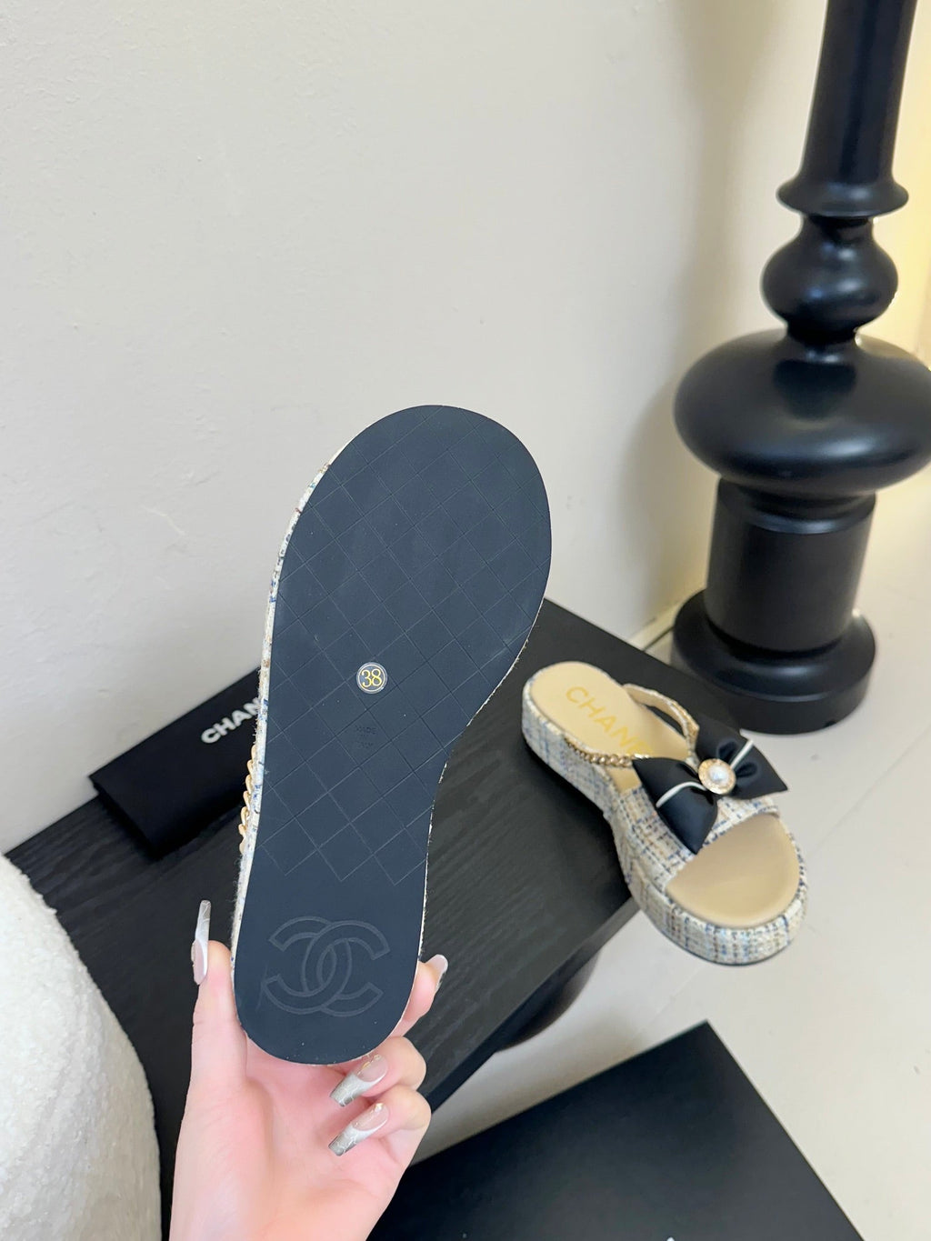 CHANEL PLATFORM FLIP-FLOPS IN BEIGE TWEED FABRIC