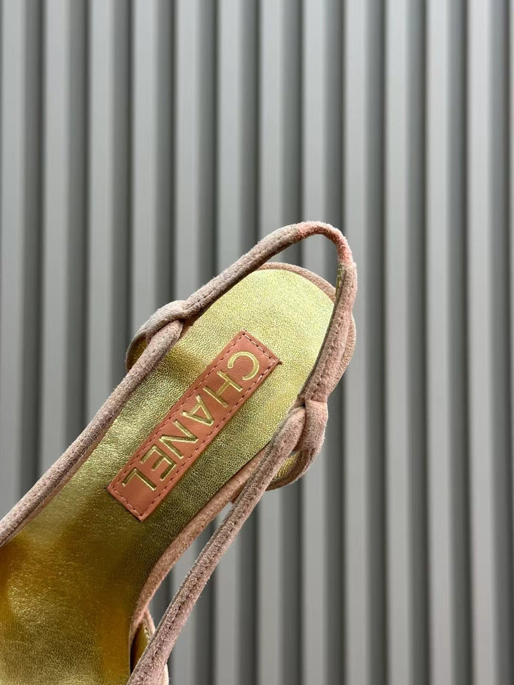 CHANEL HIGH SLINGBACKS IN LIGHT PINK SUEDE AND GOLDEN LAMBSKIN