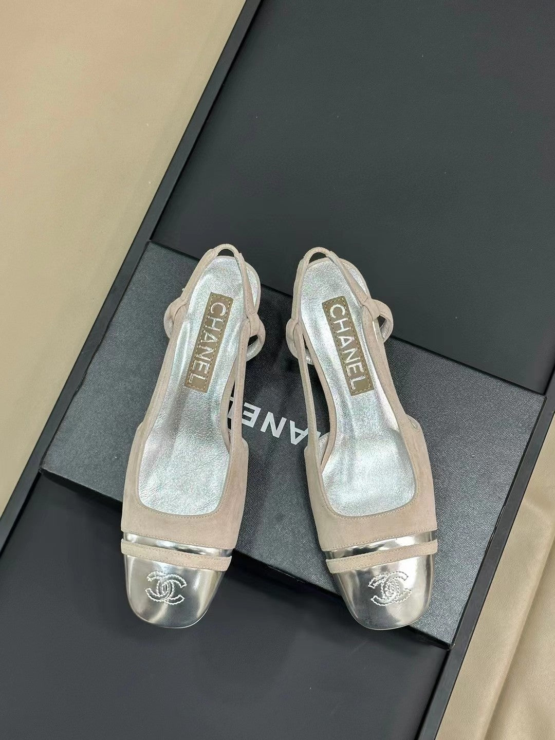 CHANEL SLINGBACKS IN GREY SUEDE AND SILVER LAMBSKIN