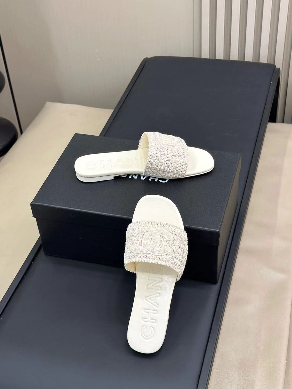 CHANEL WOVEN SLIPPERS WHITE COWHIDE SOLE