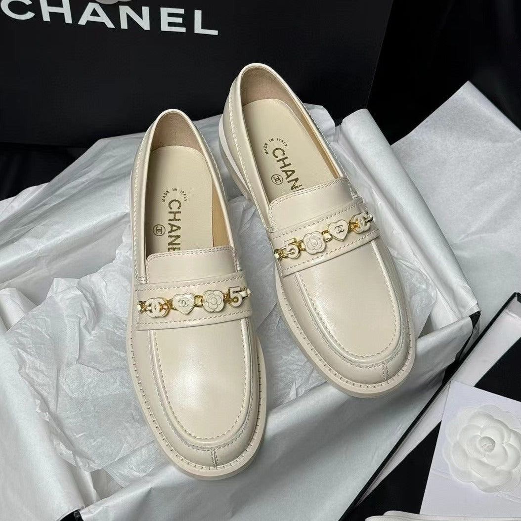CHANEL LOAFERS WHITE QUILTED CALFSKIN