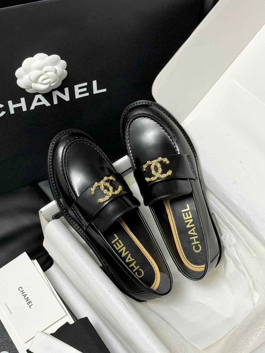 CHANEL LOAFER BLACK CALFSKIN WITH META LOGO