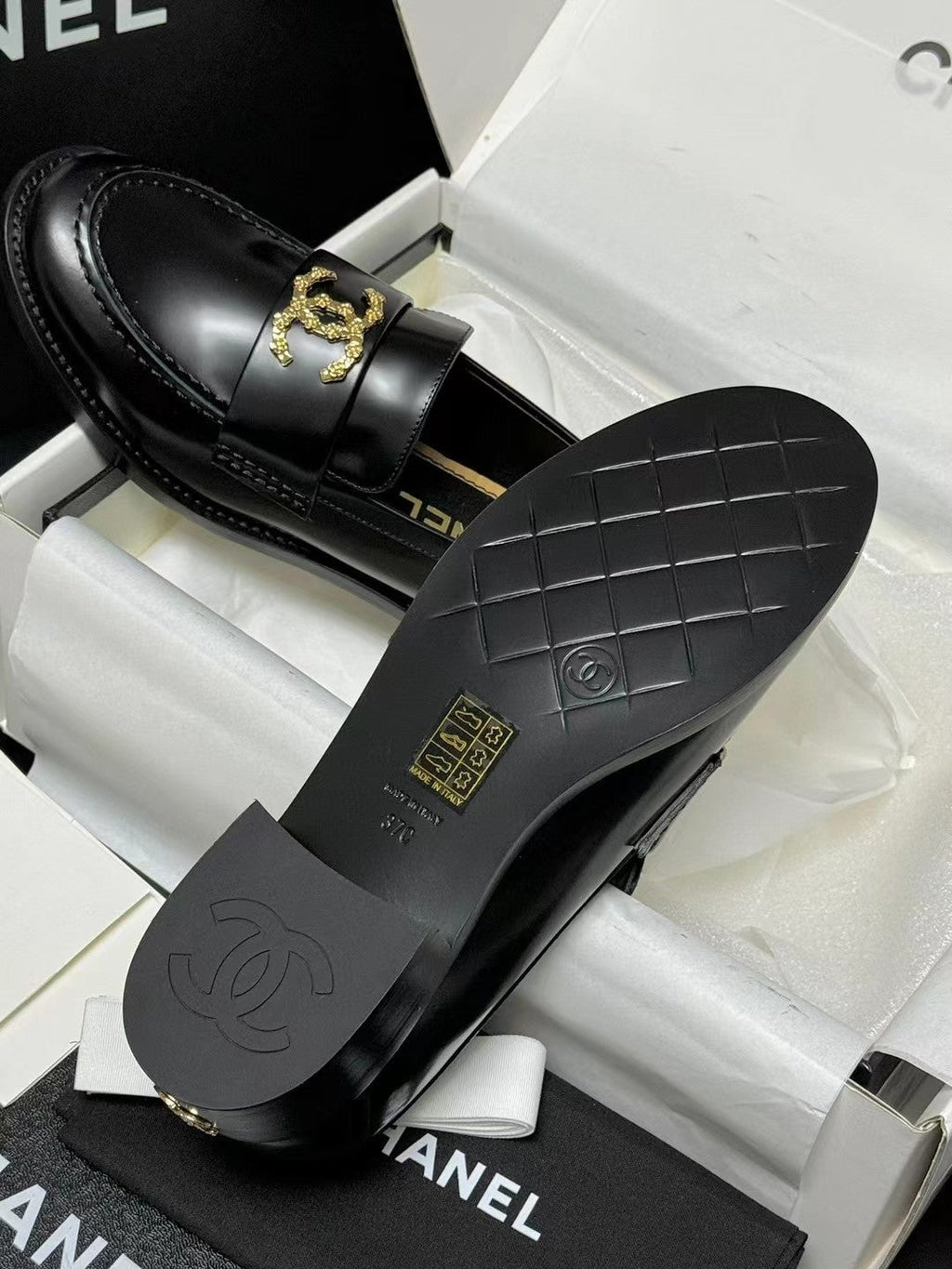 CHANEL LOAFER BLACK CALFSKIN WITH META LOGO