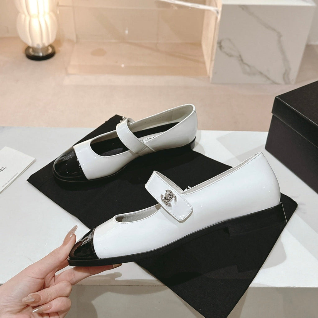 CHANEL mary jane flat white black patent calfskin
