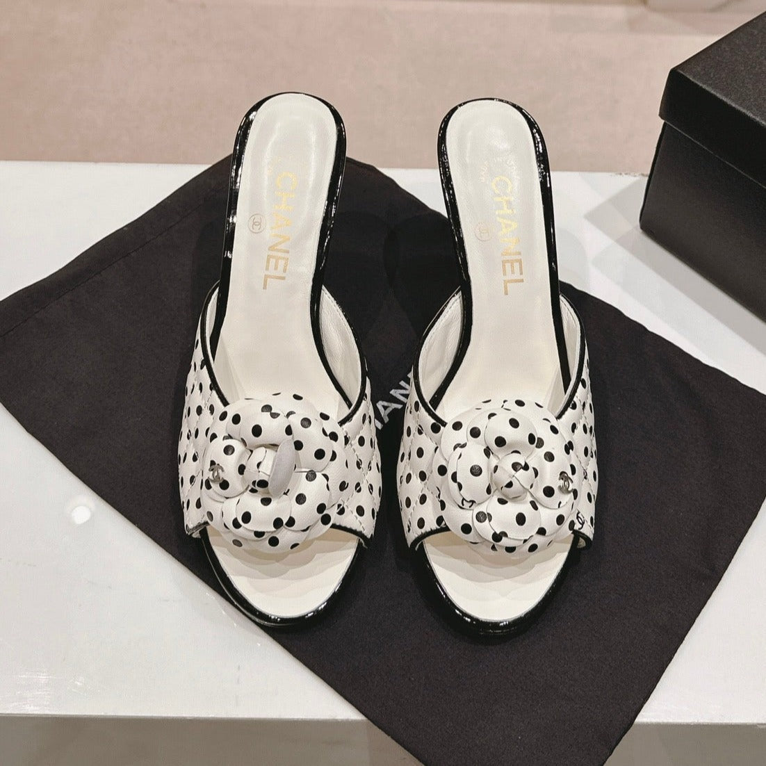 CHANEL Double C New Camellia High Heel White/Black caro