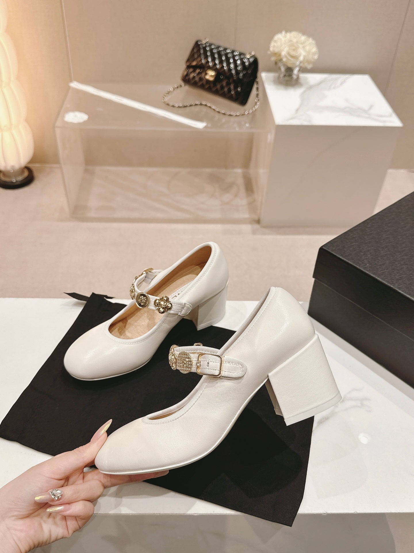 CHANEL MARY JANE SHOES WHITE LAMBSKIN
