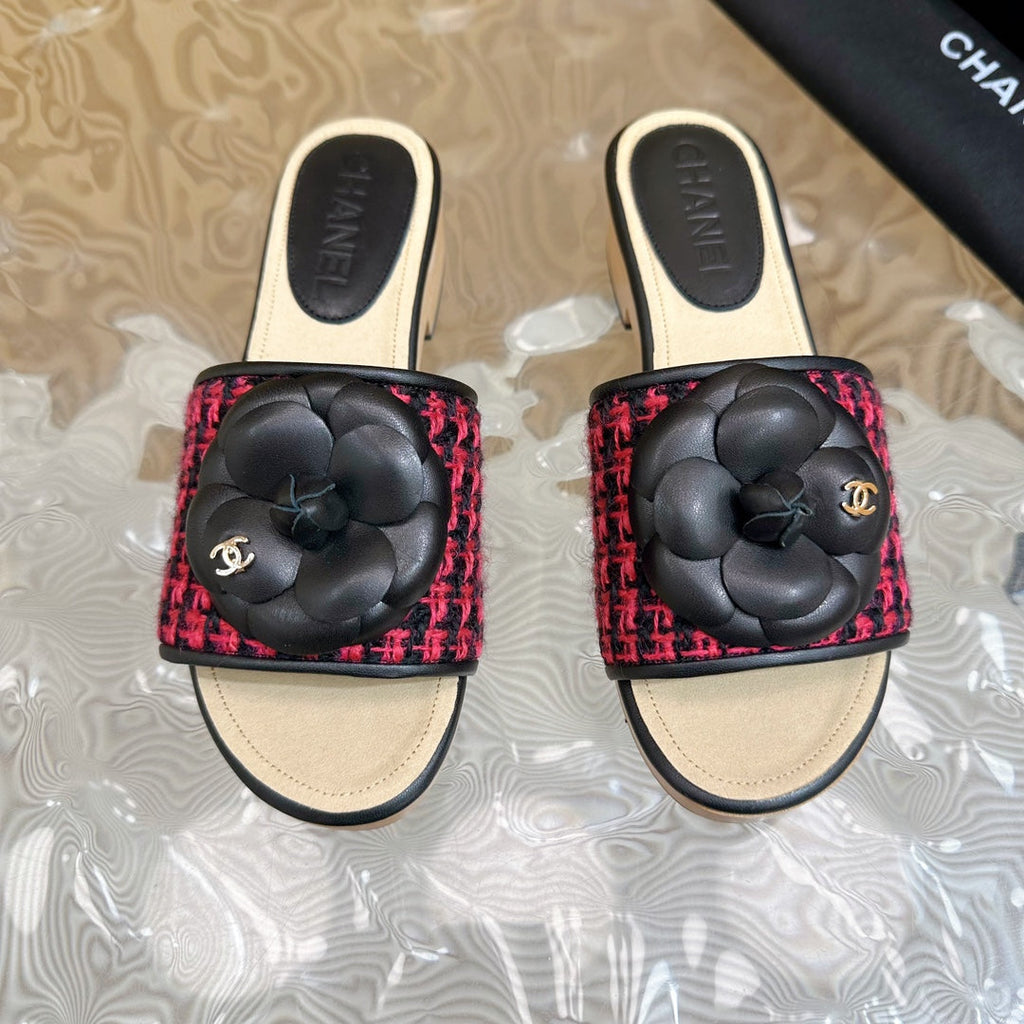 CHANEL PLATFORM SLIPPERS WITH FLOWER IN BARBIE PINK MIX BLACK LAMBSKIN