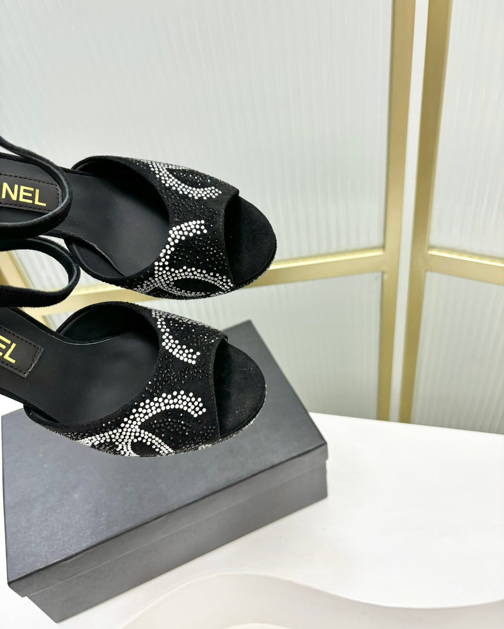 CHANEL HIGH HEELS ONE STRAP IN BLACK GOATSKIN
