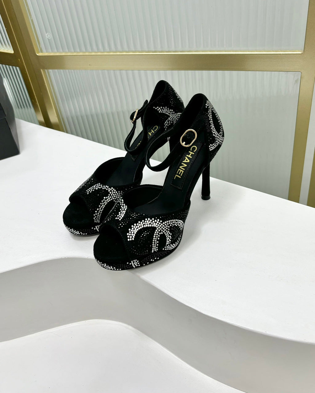 CHANEL HIGH HEELS ONE STRAP IN BLACK GOATSKIN