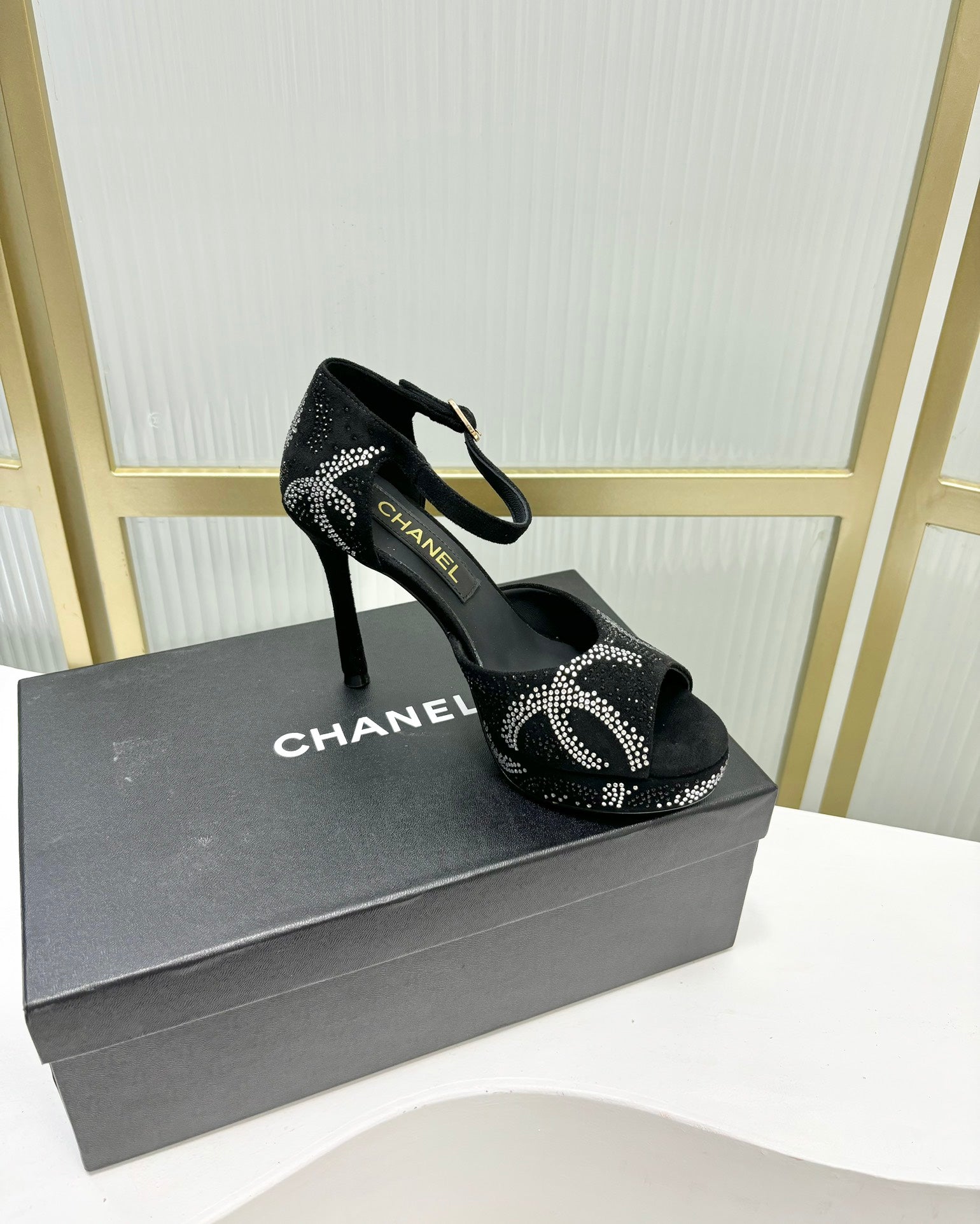 CHANEL HIGH HEELS ONE STRAP IN BLACK GOATSKIN
