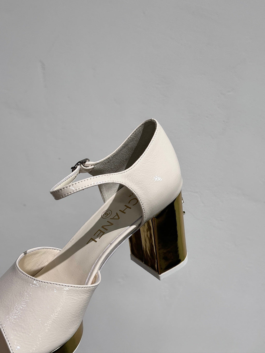 CHANEL BLOCK HEEL SANDALS WHITE SHEEPSKIN