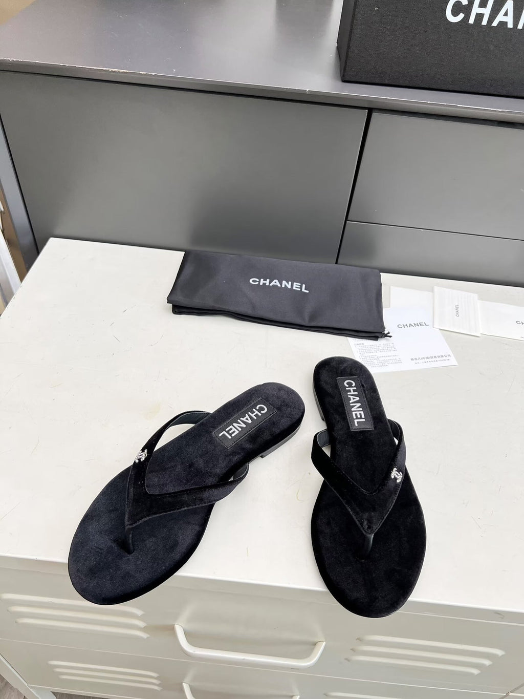 CHANEL THONG SLIPPERS IN BLACK VELVET