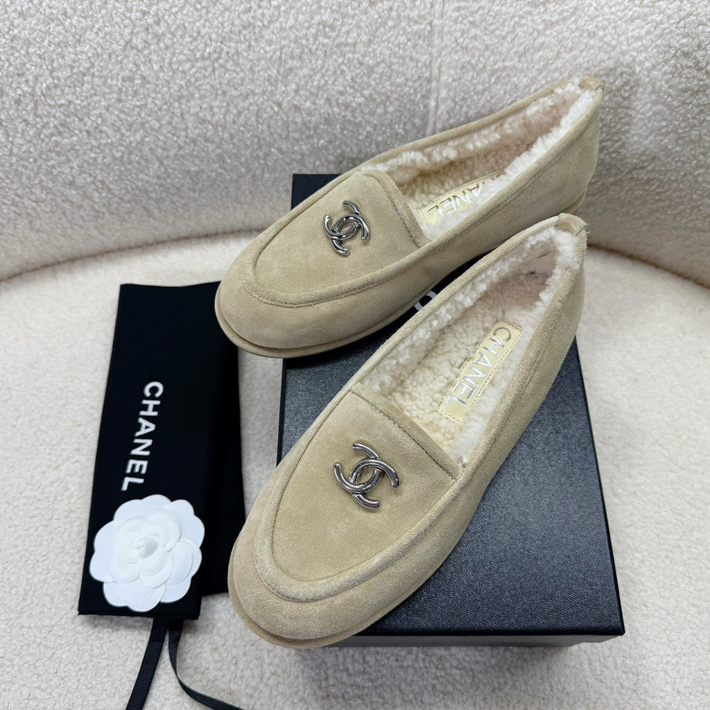 CHANEL LOAFER IN ECRU TAN SUEDE AND WOOL LINING