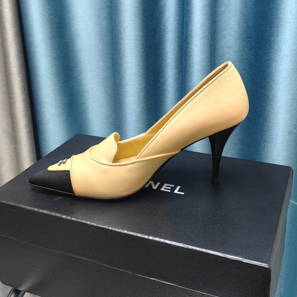 CHANEL HIGH HEELS IN DARK CREAM MIX BLACK SHEEPSKIN
