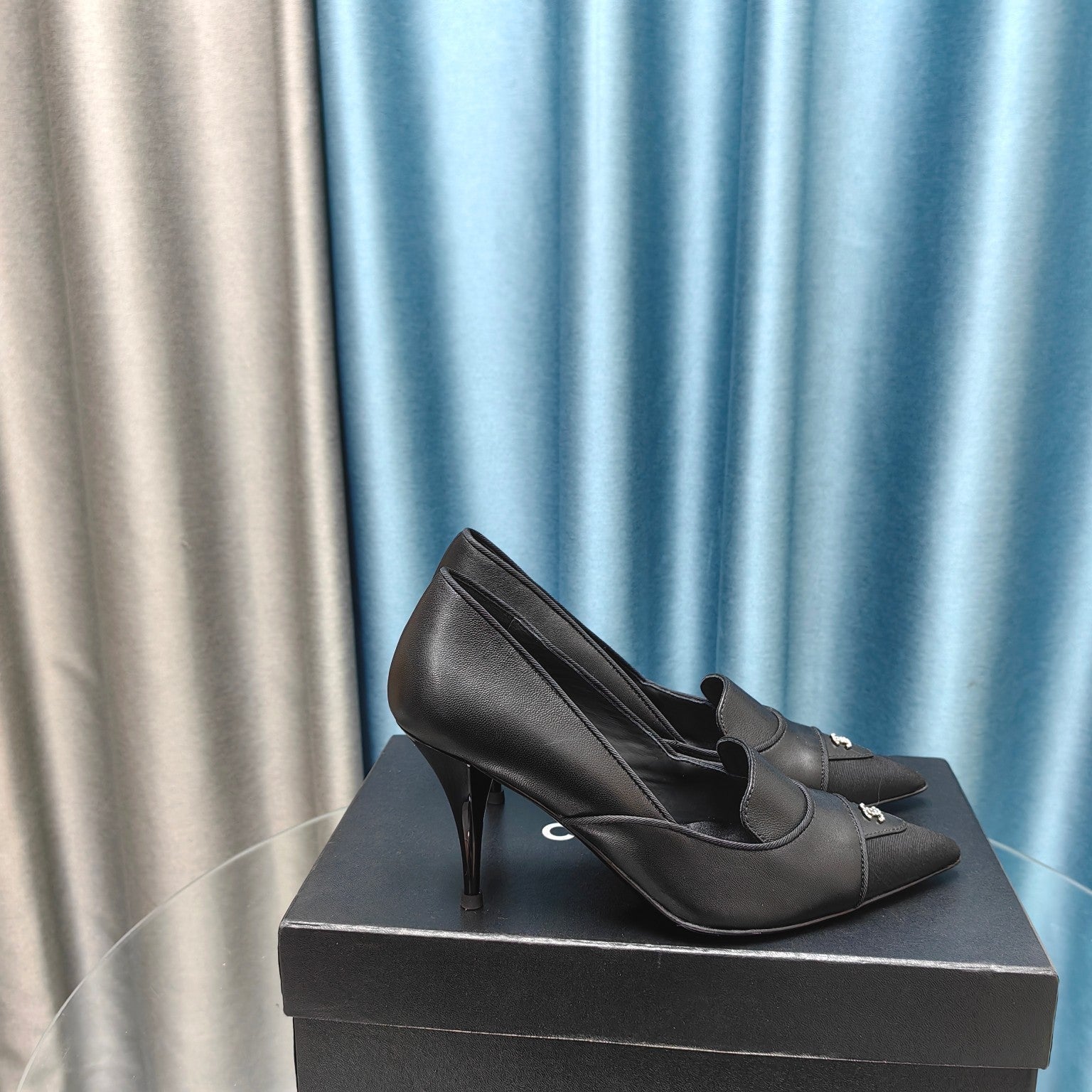 CHANEL HIGH HEELS IN BLACK SHEEPSKIN
