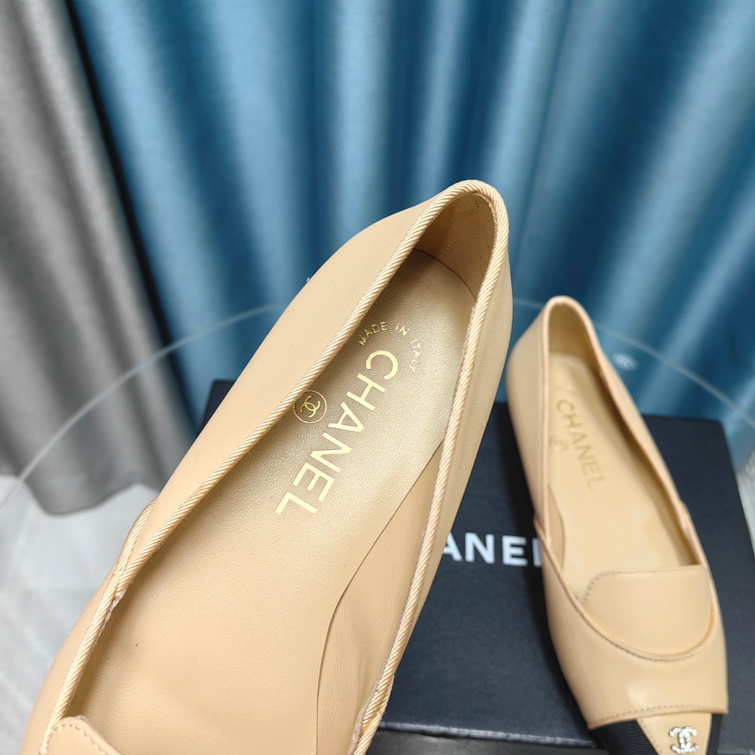 CHANEL BALLET FLAT DARK CREAM MIX BLACK SHEEPSKIN POINTED TOE