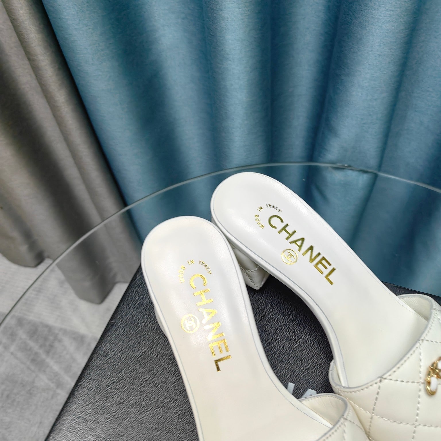 CHANEL MULE SLIDE SANDAL IN WHITE LAMBSKIN