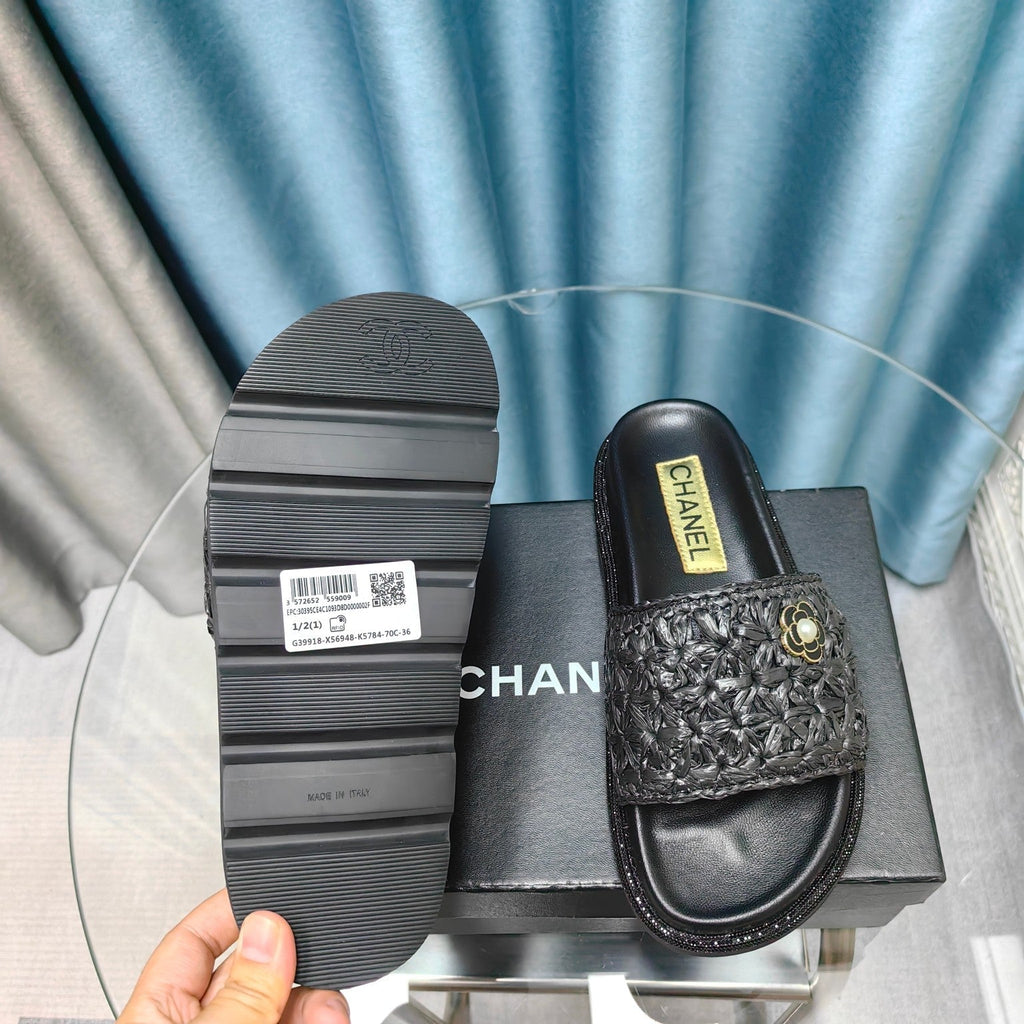 CHANEL KNIT SLIPPERS IN BLACK WOVEN SATIN AND SHEEPSKIN
