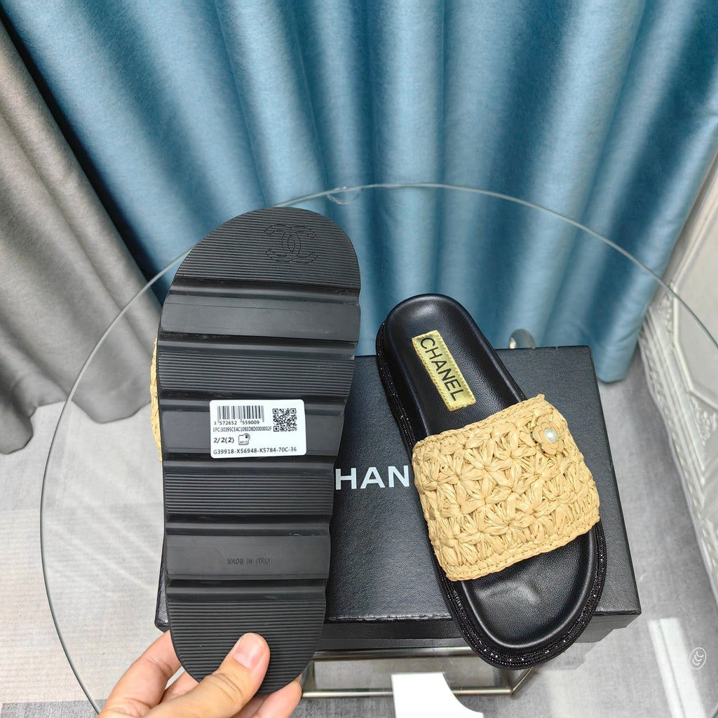 CHANEL KNIT SLIPPERS IN DARK CREAM WOVEN SATIN AND BLACK SHEEPSKIN