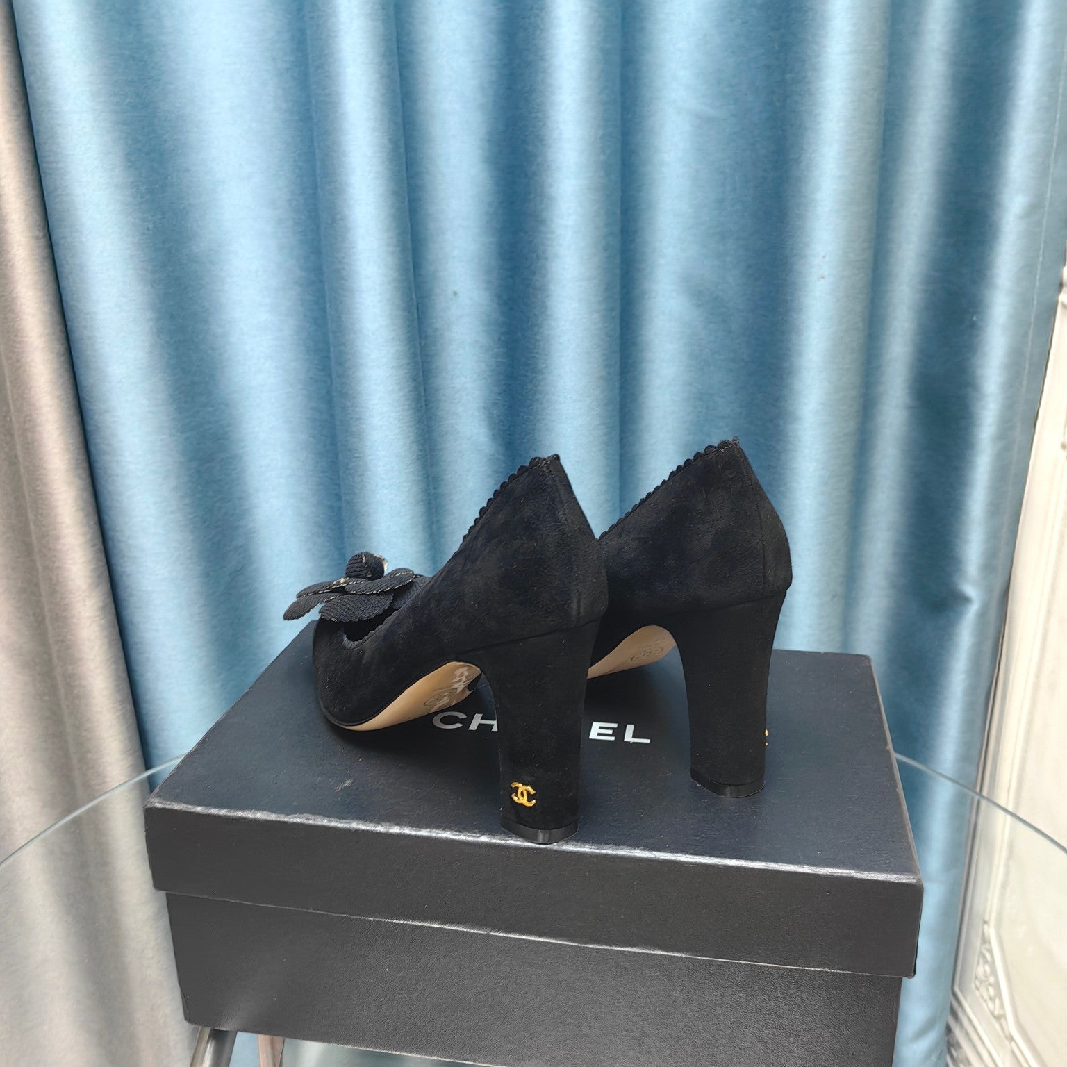 CHANEL HIGH HEELS 80 MM IN BLACK SUEDE AND CALFSKIN WITH FLOWER
