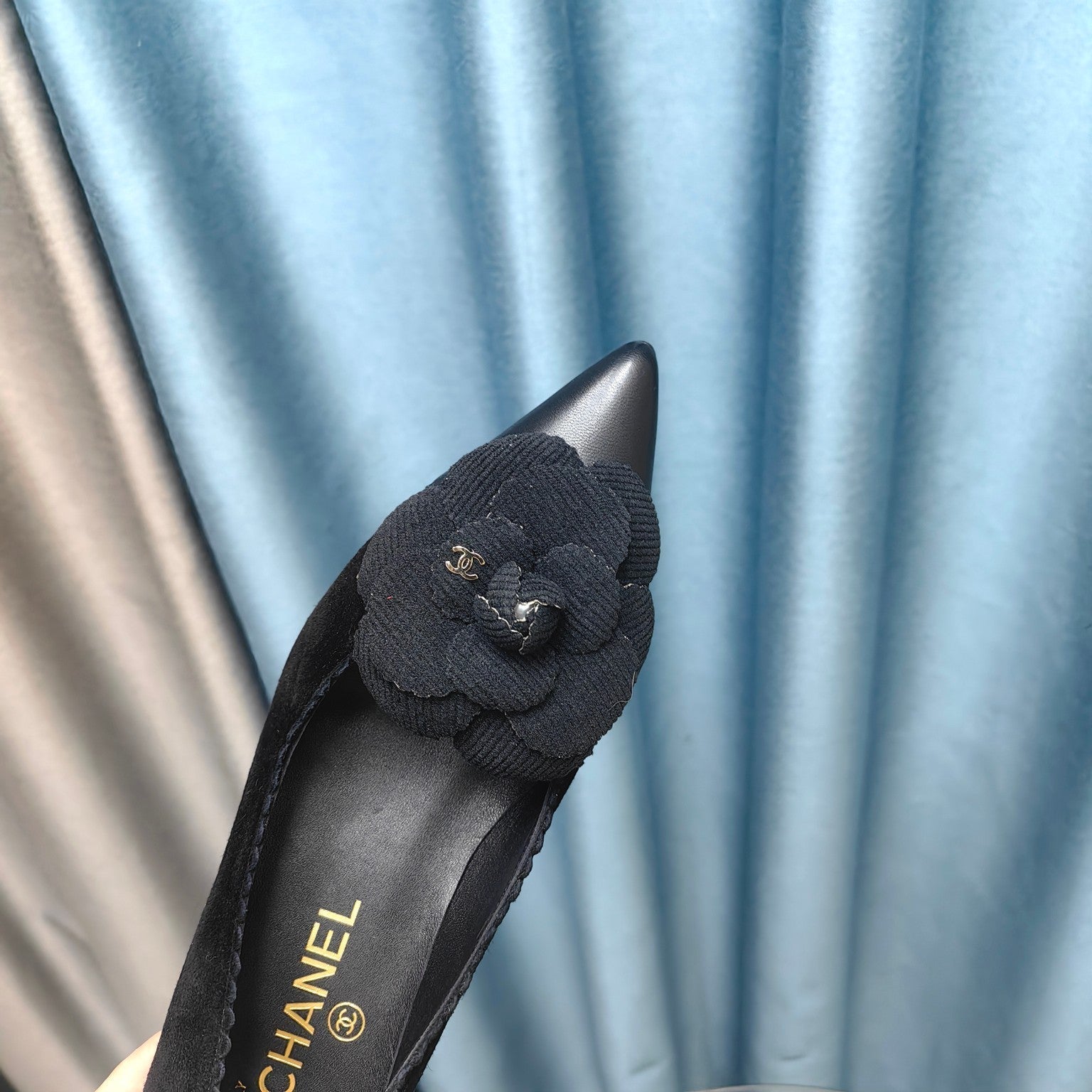 CHANEL MEDIUM HEELS IN BLACK SUEDE AND CALFSKIN WITH FLOWER