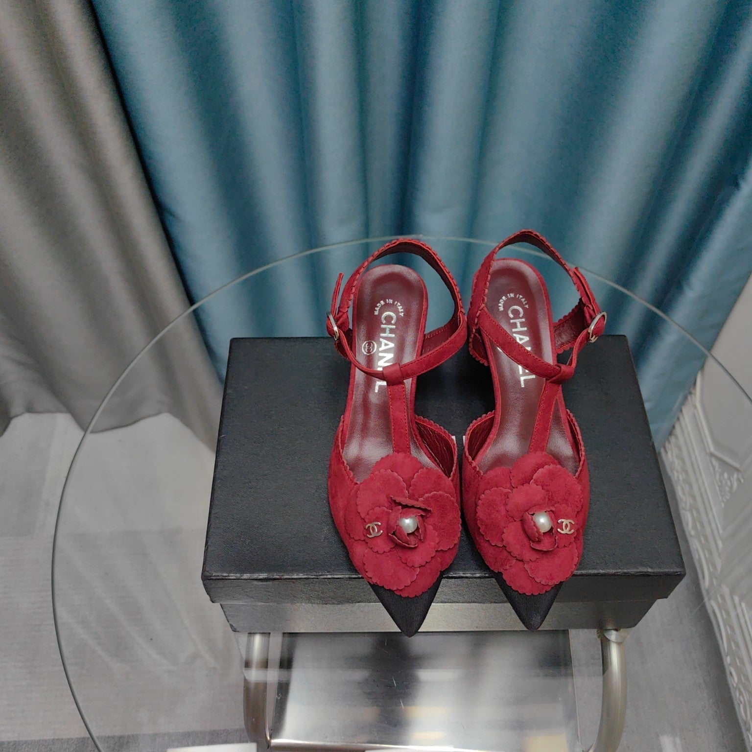 CHANEL CAMELLIA SANDAL IN CHERRY RED SUEDE AND BLACK CALFSKIN WITH FLOWER